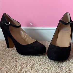 Crown Vintage Heels